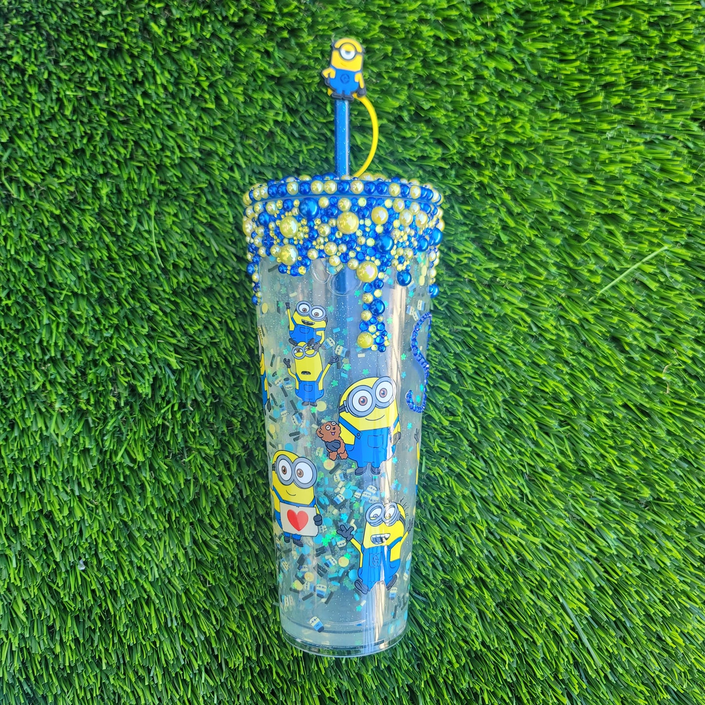Minions Snowglobe Tumbler
